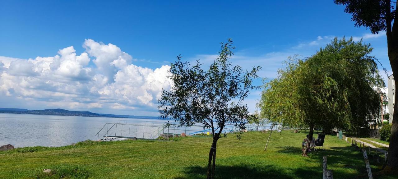 Suello Utcai Apartman Fonyod Vizparti Es Panoramas! On The Waterfront And With Balaton Panorama! Ngoại thất bức ảnh